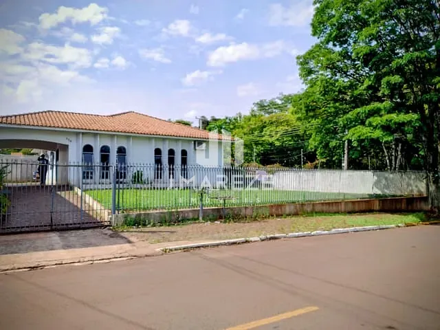Casa com 581m², à venda, no bairro Vila Shangri-La em Apucarana