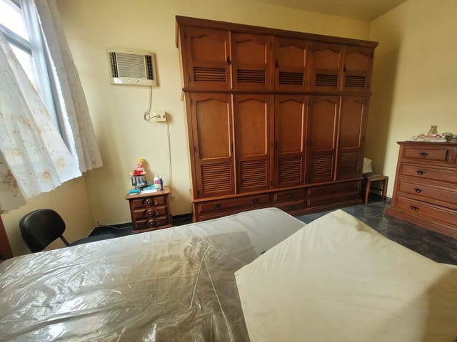 Casa com 250m² 2 quartos e 2 banheiros, à venda, no bairro Vila Valqueire em Rio de Janeiro