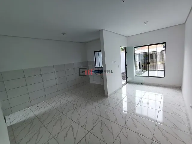 Casa 2 quartos e 1 banheiro, à venda, no bairro Ideal em Londrina