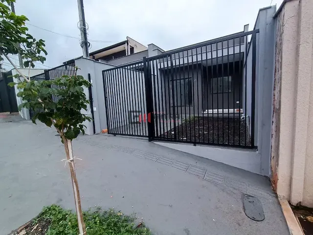 Casa 2 quartos e 1 banheiro, à venda, no bairro Ideal em Londrina