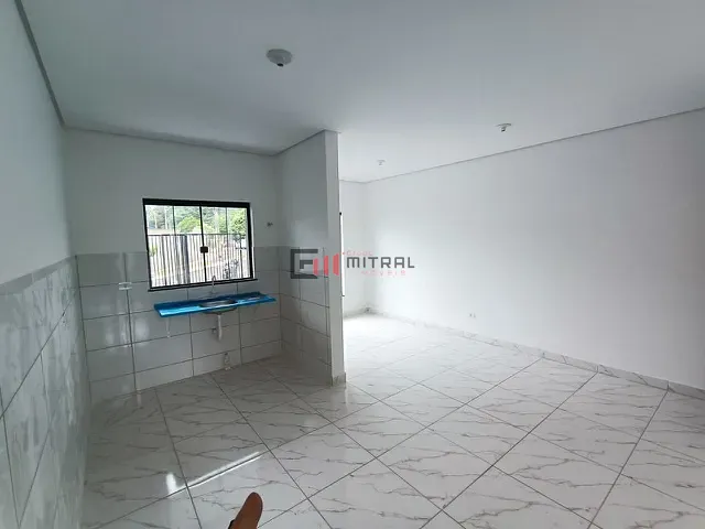 Casa 2 quartos e 1 banheiro, à venda, no bairro Ideal em Londrina