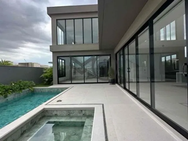 Casa com 720m² 4 quartos e 6 banheiros, à venda, no bairro Jardim Itália em Cuiabá