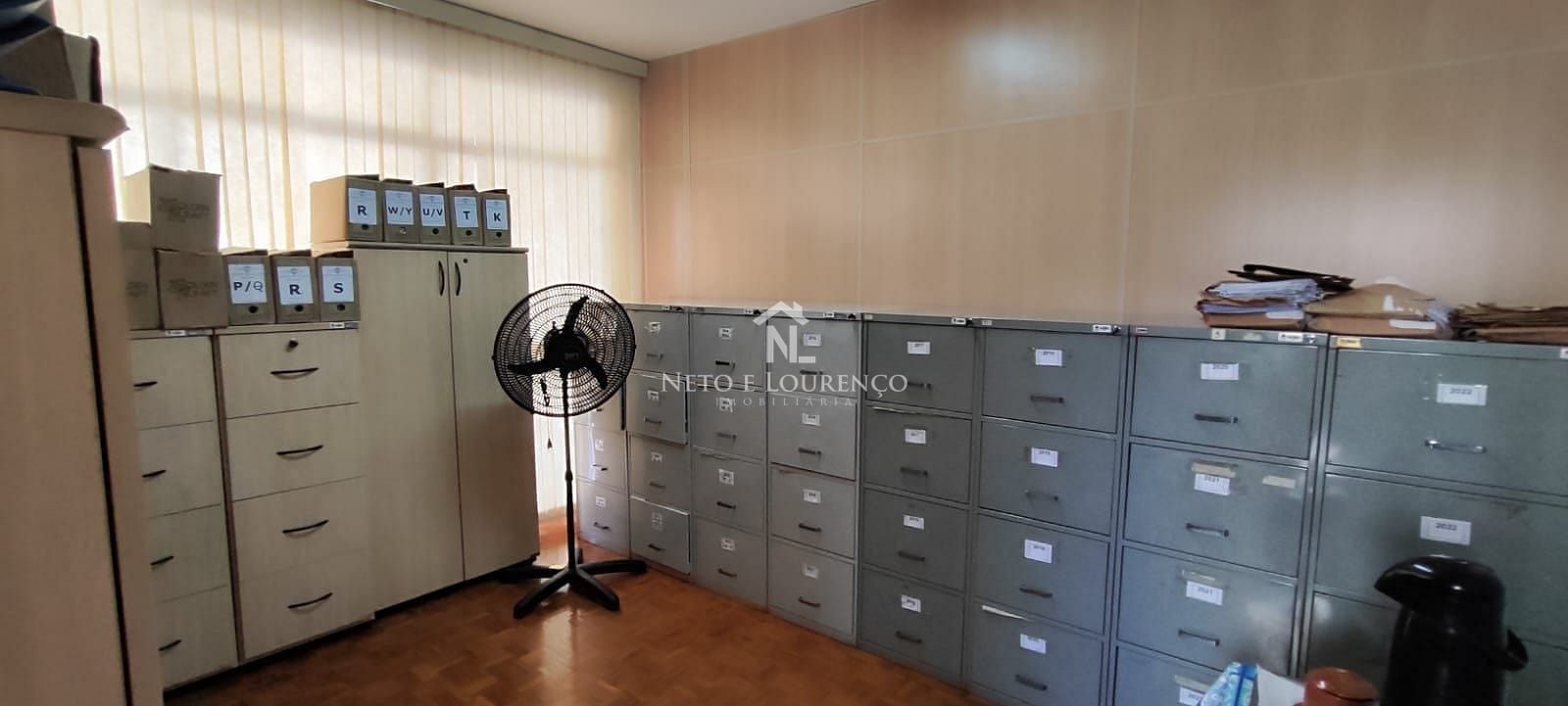 Casa à venda com 1 quarto, 306m² - Foto 18