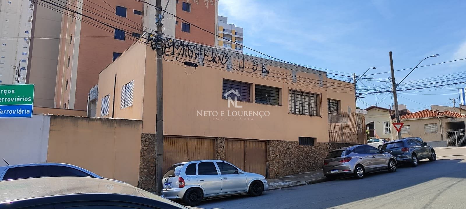 Casa à venda com 1 quarto, 306m² - Foto 2