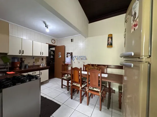 Casa com 250m² 3 quartos e 3 banheiros, à venda, no bairro Cidade Vista Verde em São José dos Campos
