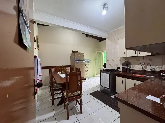 Casa com 250m² 3 quartos e 3 banheiros, à venda, no bairro Cidade Vista Verde em São José dos Campos