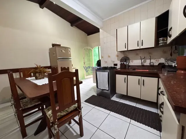 Casa com 250m² 3 quartos e 3 banheiros, à venda, no bairro Cidade Vista Verde em São José dos Campos