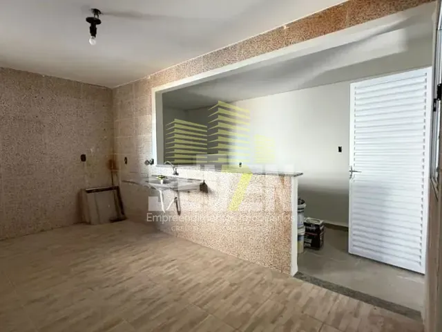 Casa com 250m² 3 quartos e 1 banheiro, à venda, no bairro Jardim Silvestri em Bauru