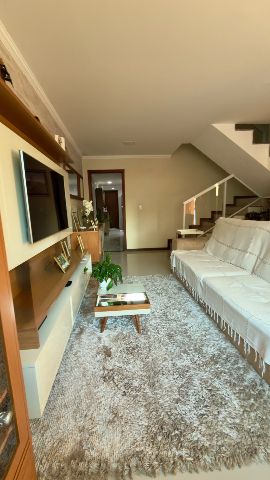 Casa 3 quartos e 2 banheiros, à venda, no bairro Santa Isabel em Juiz de Fora
