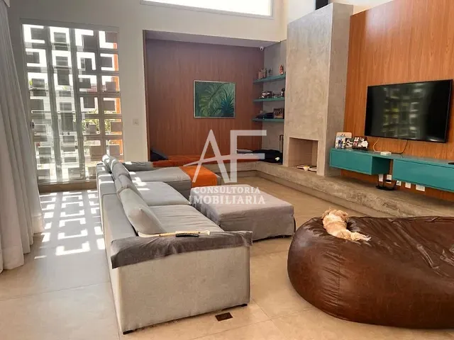 Casa com 320m², para alugar, no bairro Pinhão em Taubaté