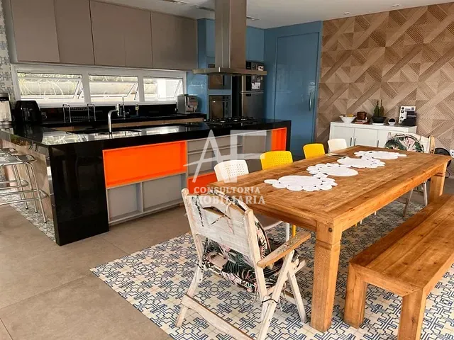 Casa com 320m², para alugar, no bairro Pinhão em Taubaté