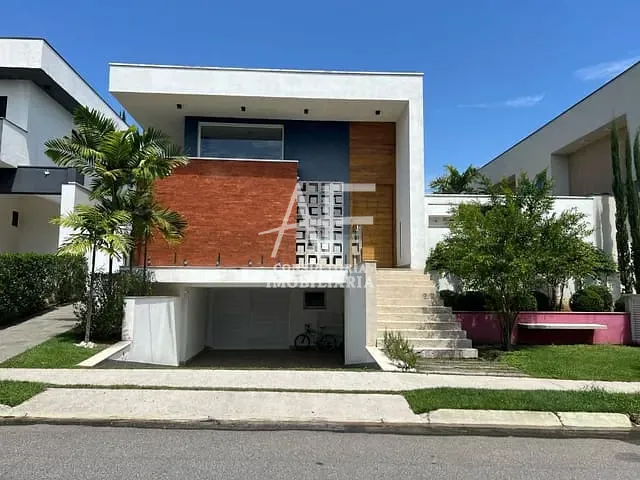 Casa com 320m², para alugar, no bairro Pinhão em Taubaté