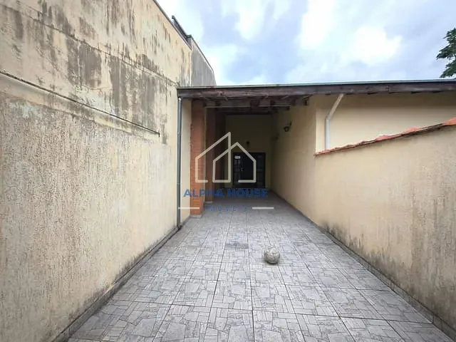 Casa com 198m² 2 quartos e 2 banheiros, à venda, no bairro Parque Jaraguá em Taubaté