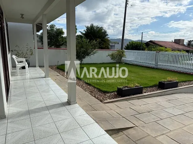 Casa com 300m² 3 quartos e 2 banheiros, à venda, no bairro Itajubá II em Barra Velha