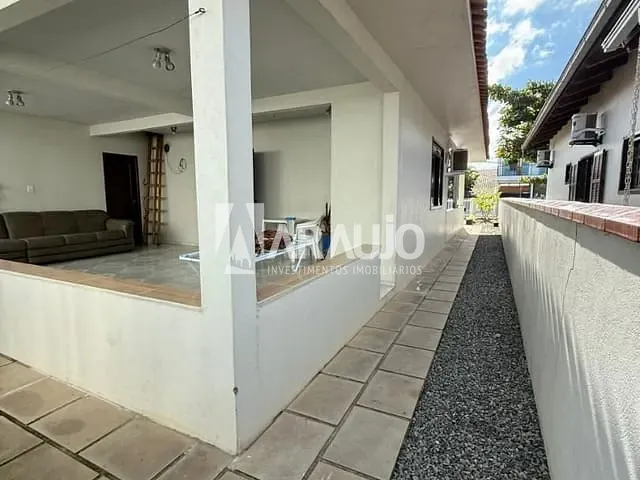 Casa com 300m² 3 quartos e 2 banheiros, à venda, no bairro Itajubá II em Barra Velha