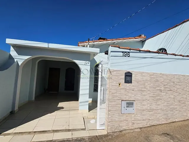 Casa 3 quartos e 3 banheiros, à venda, no bairro Centro em Piracaia
