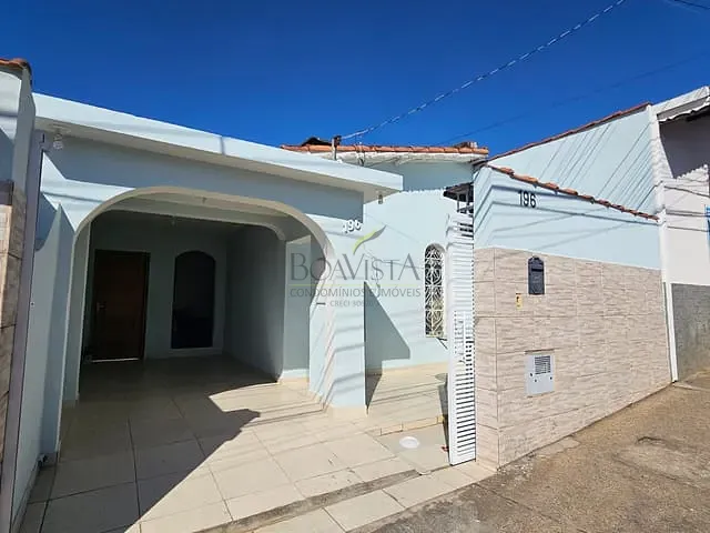 Casa 3 quartos e 3 banheiros, à venda, no bairro Centro em Piracaia