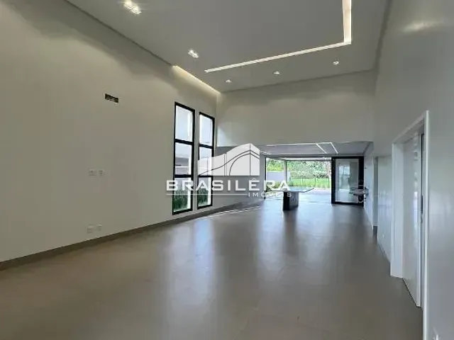 Casa com 650m² 4 quartos e 6 banheiros, à venda, no bairro Parque Atheneu em Goiânia