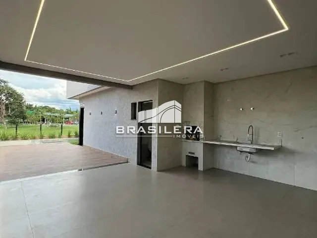 Casa com 650m² 4 quartos e 6 banheiros, à venda, no bairro Parque Atheneu em Goiânia