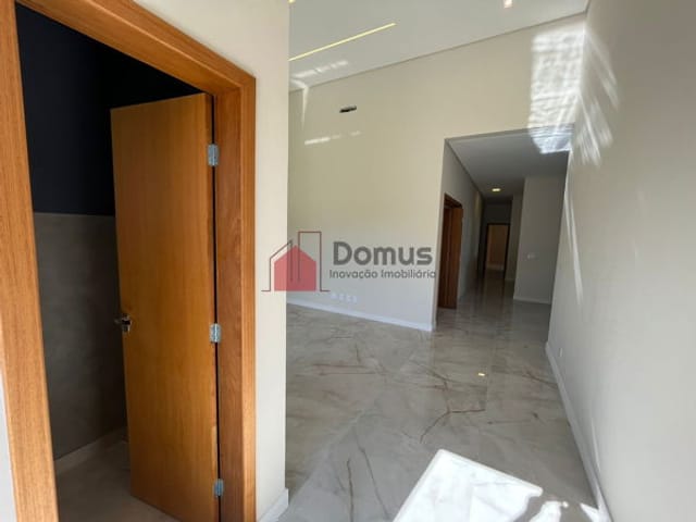 Casa com 683m², à venda, no bairro Socorro em Pindamonhangaba