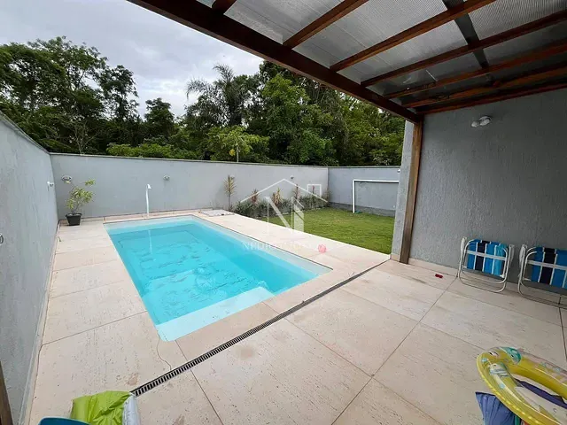 Casa 3 quartos e 2 banheiros, à venda, no bairro Centro em Maricá