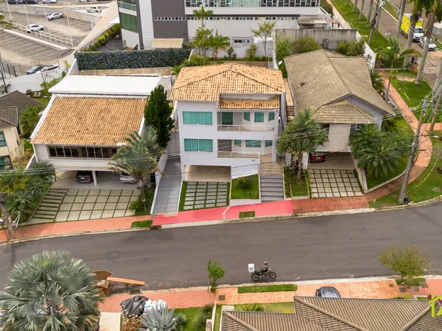 Casa 4 quartos e 3 banheiros, para alugar, no bairro Estrela Sul em Juiz de Fora