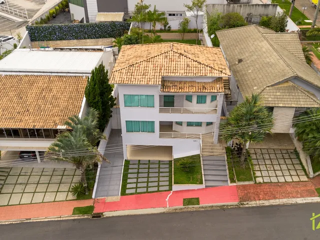Casa 4 quartos e 3 banheiros, para alugar, no bairro Estrela Sul em Juiz de Fora