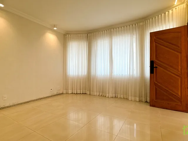 Casa 4 quartos e 3 banheiros, para alugar, no bairro Estrela Sul em Juiz de Fora