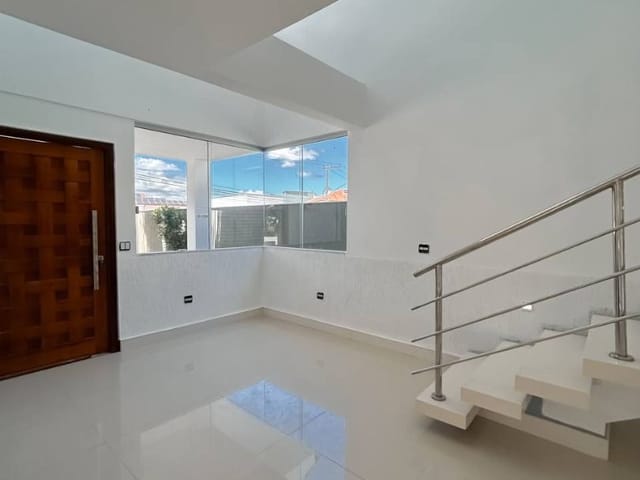 Casa com 520m² 5 quartos e 5 banheiros, à venda, no bairro Vale dos Cristais em Macaé