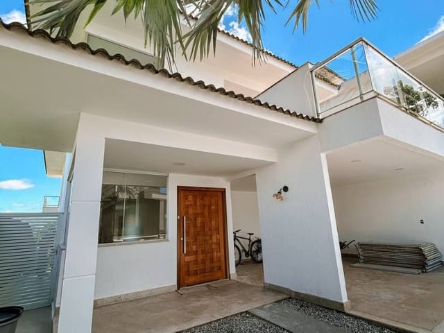 Casa com 520m² 5 quartos e 5 banheiros, à venda, no bairro Vale dos Cristais em Macaé