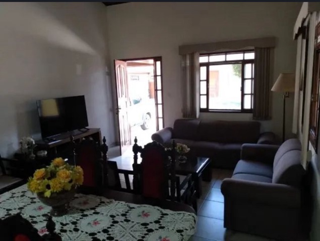 Casa com 200m² 2 quartos e 2 banheiros, à venda, no bairro Parque Jóquei Club em Campos dos Goytacazes