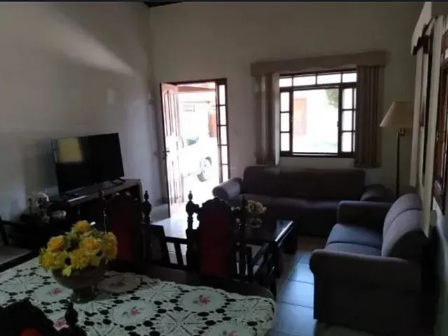 Casa com 200m² 2 quartos e 2 banheiros, à venda, no bairro Parque Jóquei Club em Campos dos Goytacazes