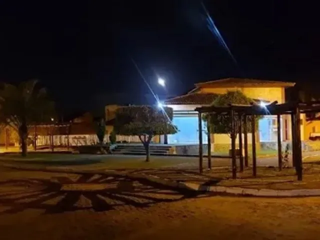 Casa com 200m² 2 quartos e 2 banheiros, à venda, no bairro Parque Jóquei Club em Campos dos Goytacazes