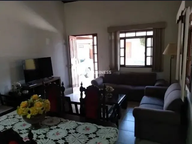 Casa com 200m² 2 quartos e 2 banheiros, à venda, no bairro Parque Jóquei Club em Campos dos Goytacazes