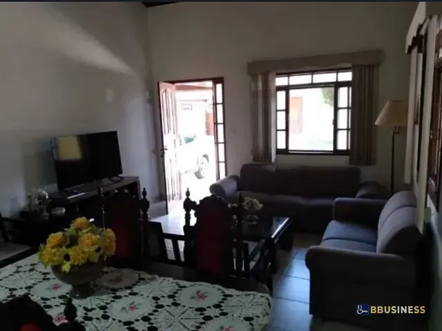 Casa com 200m² 2 quartos e 2 banheiros, à venda, no bairro Parque Jóquei Club em Campos dos Goytacazes