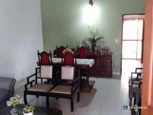 Casa com 200m² 2 quartos e 2 banheiros, à venda, no bairro Parque Jóquei Club em Campos dos Goytacazes