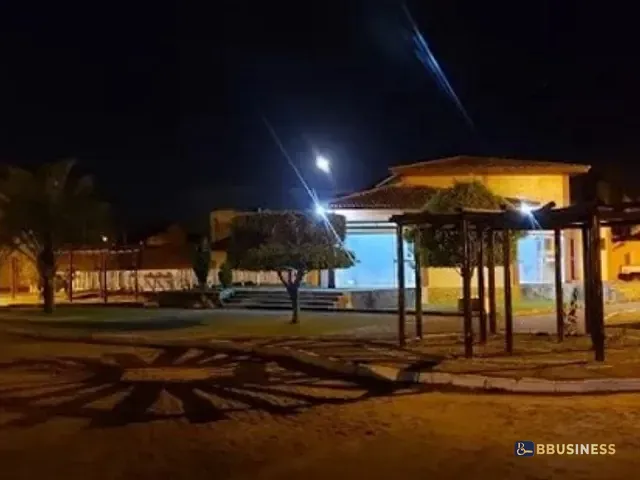 Casa com 200m² 2 quartos e 2 banheiros, à venda, no bairro Parque Jóquei Club em Campos dos Goytacazes