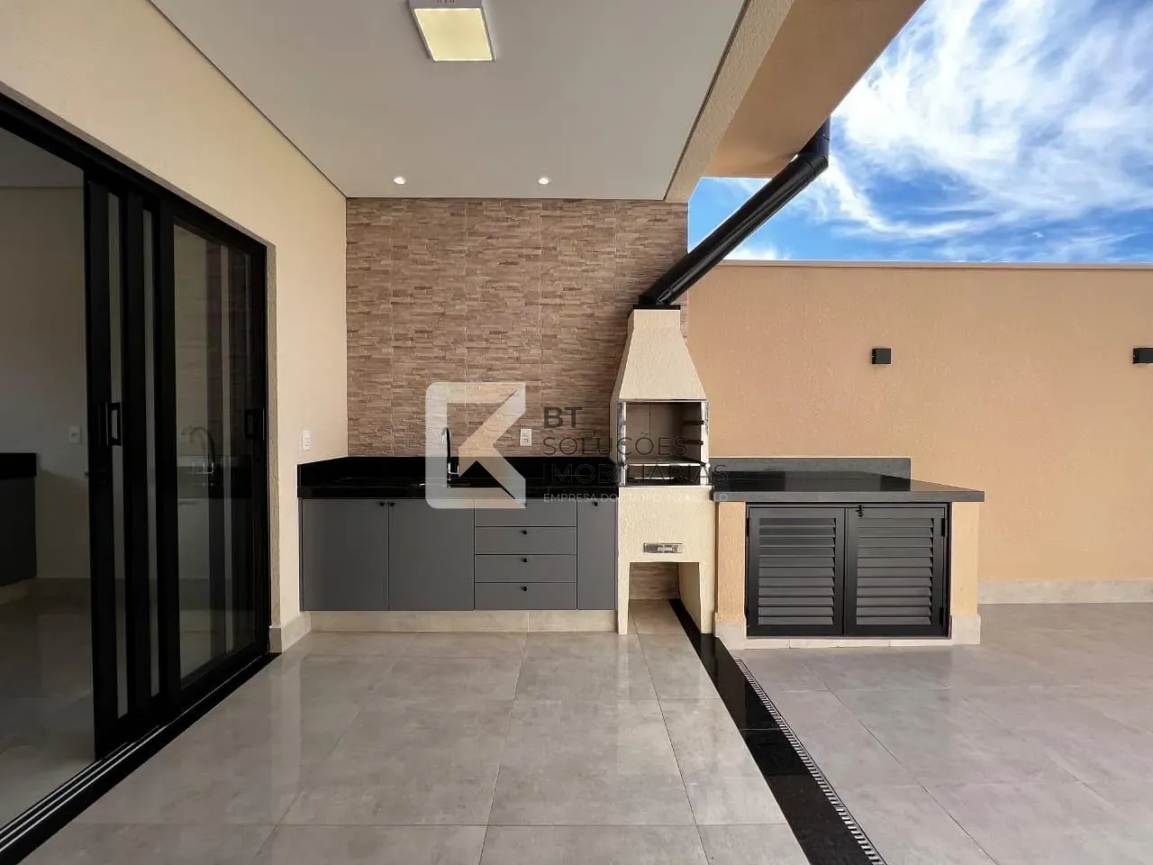 Casa, 3 quartos, 110 m² - Foto 1