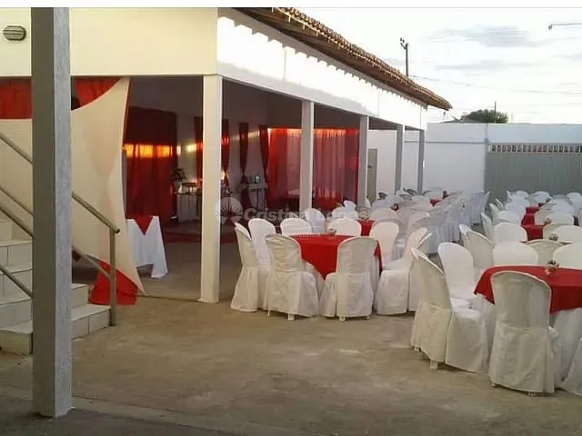 Casa com 300m², à venda, no bairro Manoel Evangelista em Teresina
