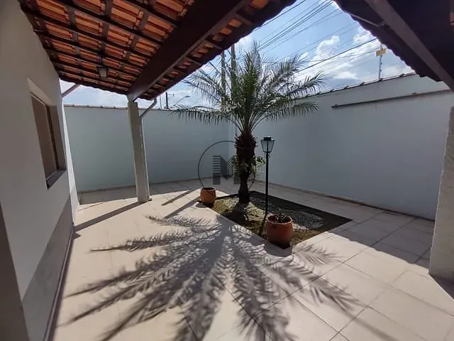 Casa com 300m² 2 quartos e 2 banheiros, à venda, no bairro Jardim Bela Vista II em Guaratinguetá