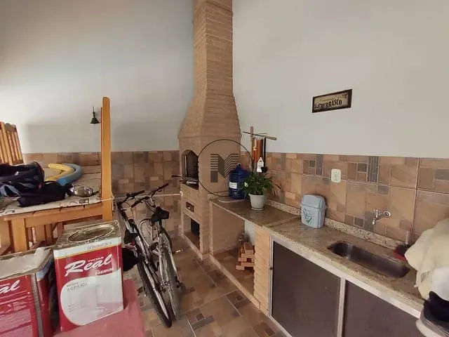 Casa com 300m² 2 quartos e 2 banheiros, à venda, no bairro Jardim Bela Vista II em Guaratinguetá