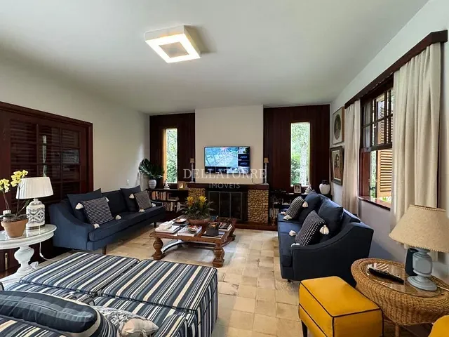 Casa com 27000m² 5 quartos e 5 banheiros, à venda, no bairro Quebra Frascos em Teresópolis