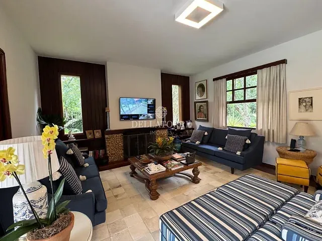Casa com 27000m² 5 quartos e 5 banheiros, à venda, no bairro Quebra Frascos em Teresópolis