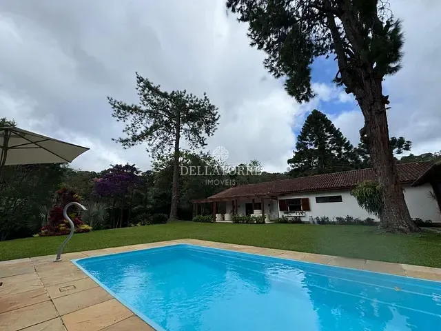 Casa com 27000m² 5 quartos e 5 banheiros, à venda, no bairro Quebra Frascos em Teresópolis