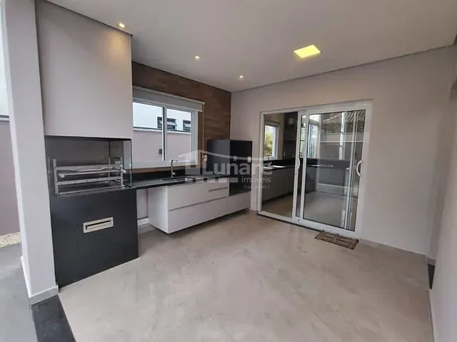 Casa com 300m² 3 quartos e 4 banheiros, à venda, no bairro Botujuru em Mogi das Cruzes