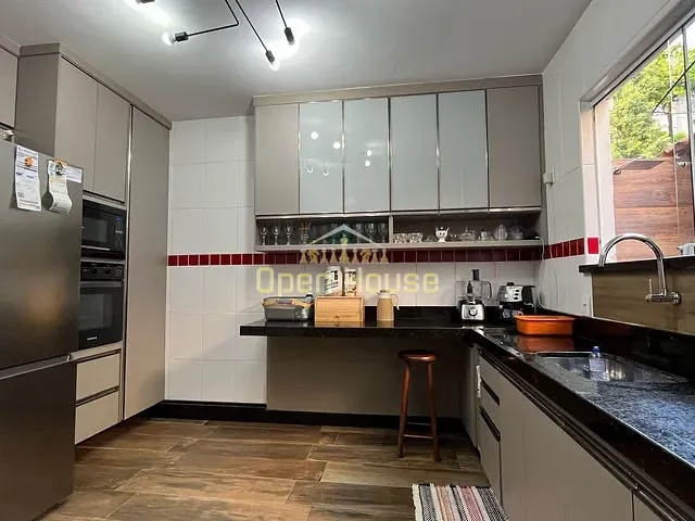 Casa 3 quartos e 3 banheiros, à venda, no bairro Jardim Amália 2 em Volta Redonda