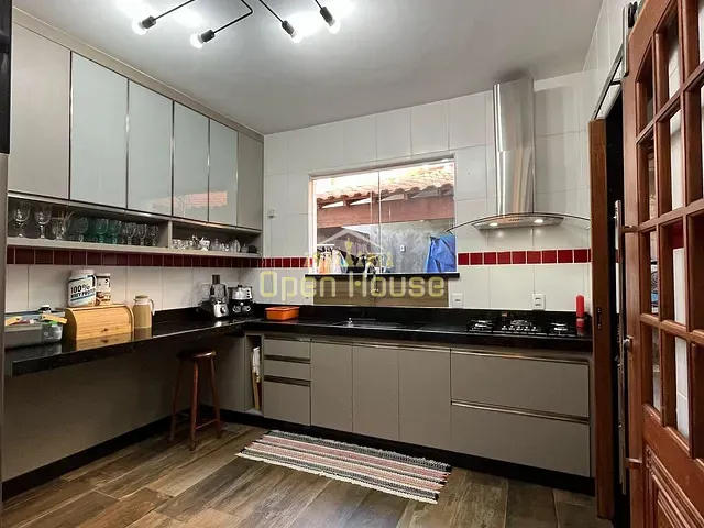 Casa 3 quartos e 3 banheiros, à venda, no bairro Jardim Amália 2 em Volta Redonda