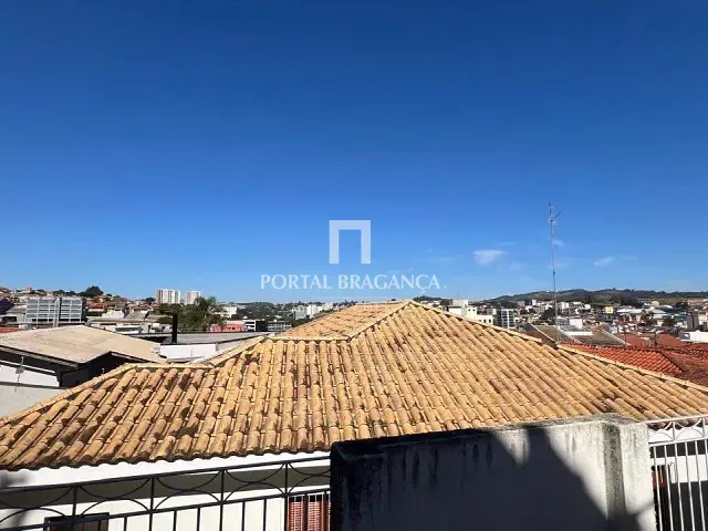 Casa com 513m² 4 quartos e 3 banheiros, à venda, no bairro Jardim Nova Bragança em Bragança Paulista