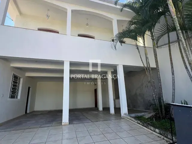 Casa com 513m² 4 quartos e 3 banheiros, à venda, no bairro Jardim Nova Bragança em Bragança Paulista