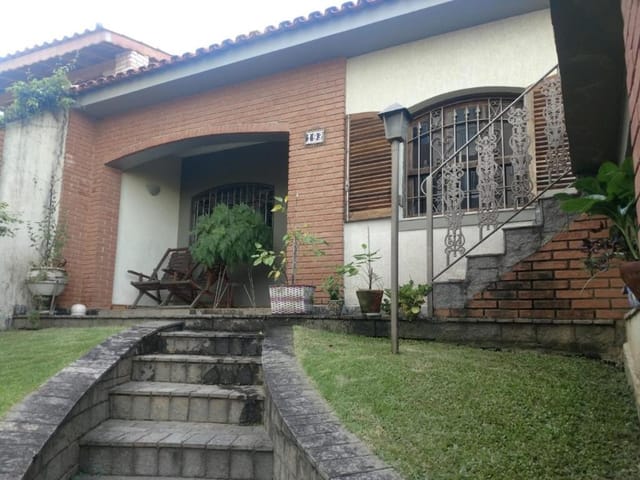 Casa com 200m² 3 quartos e 3 banheiros, à venda, no bairro Jardim Maria Rosa em Taboão da Serra